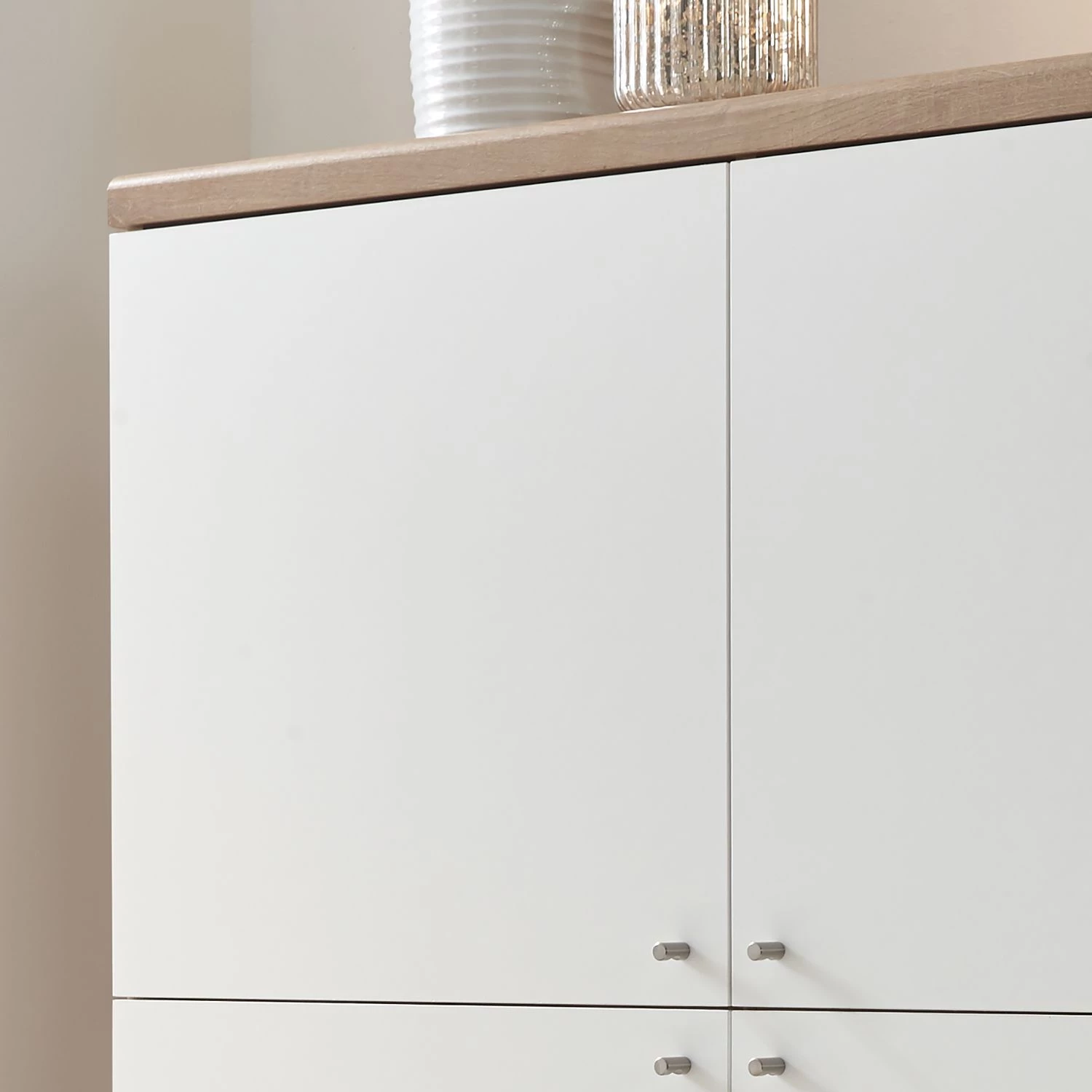 Norrwood Buffet Gyland - Blanc matt / Imitation chêne Riviera 9 Norrwood Buffet Gyland - Blanc matt / Imitation chêne Riviera – Image 9