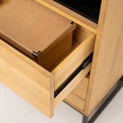 Studio Copenhagen Buffet haut Flox - Placage en bois véritable / Métal -Chêne / Noir 28 Studio Copenhagen Buffet haut Flox - Placage en bois véritable / Métal -Chêne / Noir -Buffets hauts Soldes 1000218128 211020 14273900061 DETAILS P000000001000218128