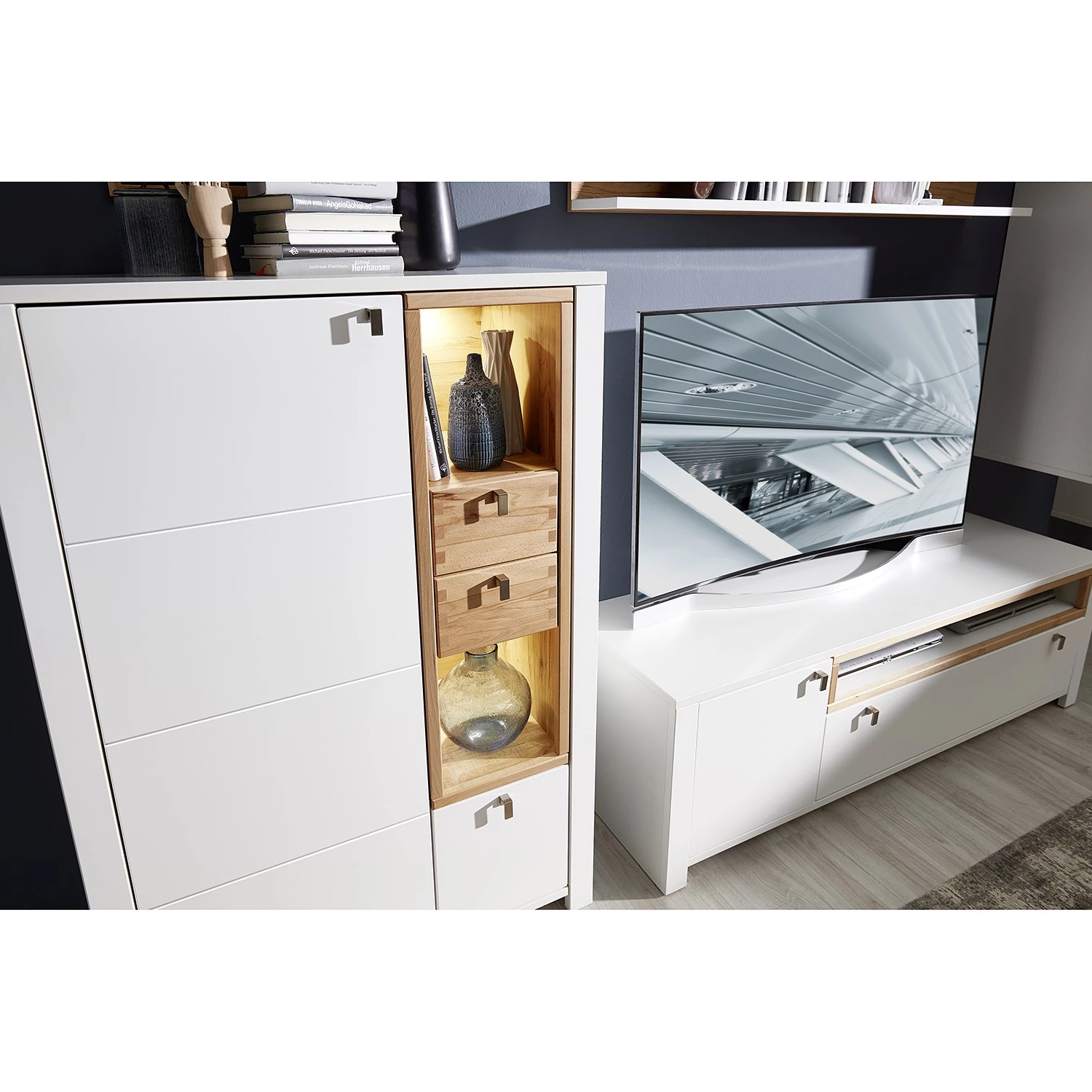 Loftscape Buffet haut Cordelle I - Éclairage inclus - Blanc mat / Hêtre sauvage 2 Loftscape Buffet haut Cordelle I - Éclairage inclus - Blanc mat / Hêtre sauvage – Image 2