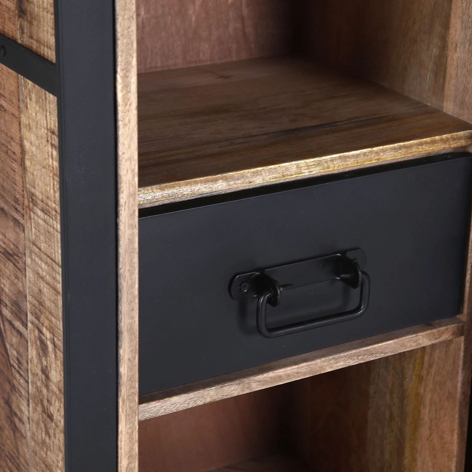 Red Living Buffet haut Toleos - Manguier brut massif / Fer - Manguier / Noir 5 Red Living Buffet haut Toleos - Manguier brut massif / Fer - Manguier / Noir – Image 5